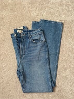 GRLFRND Straight-Leg Jeans